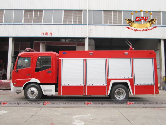 Side view of Foam and Water Fire Truck - Dongfeng Side view of Foam and Water Fire Truck - Dongfeng